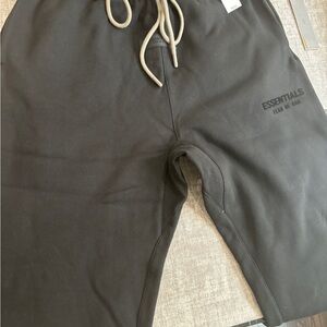 Men’s small essential pants .